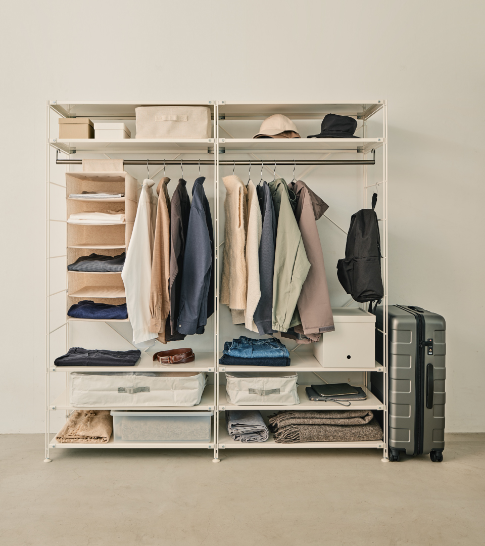 유닛 선반 시리즈 취향에 맞는 소재를 고르고, 공간에 따라 사이즈를 선택할 수 있는 유닛 선반 시리즈. 나만의 방식대로, 나만의 공간을 완성해 보세요.